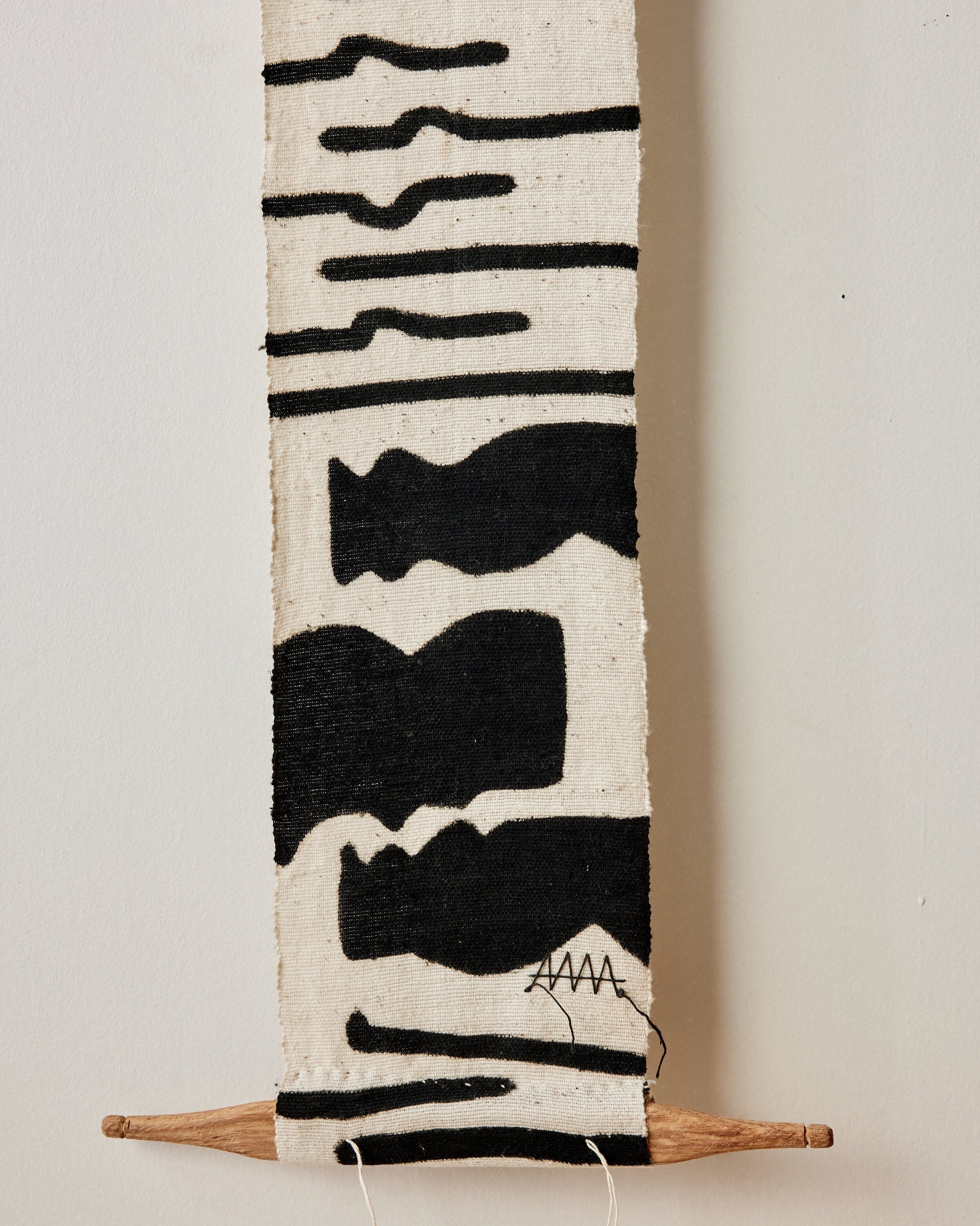 Vibrations Bogolan Wall Totem in White with Black Vibes-3