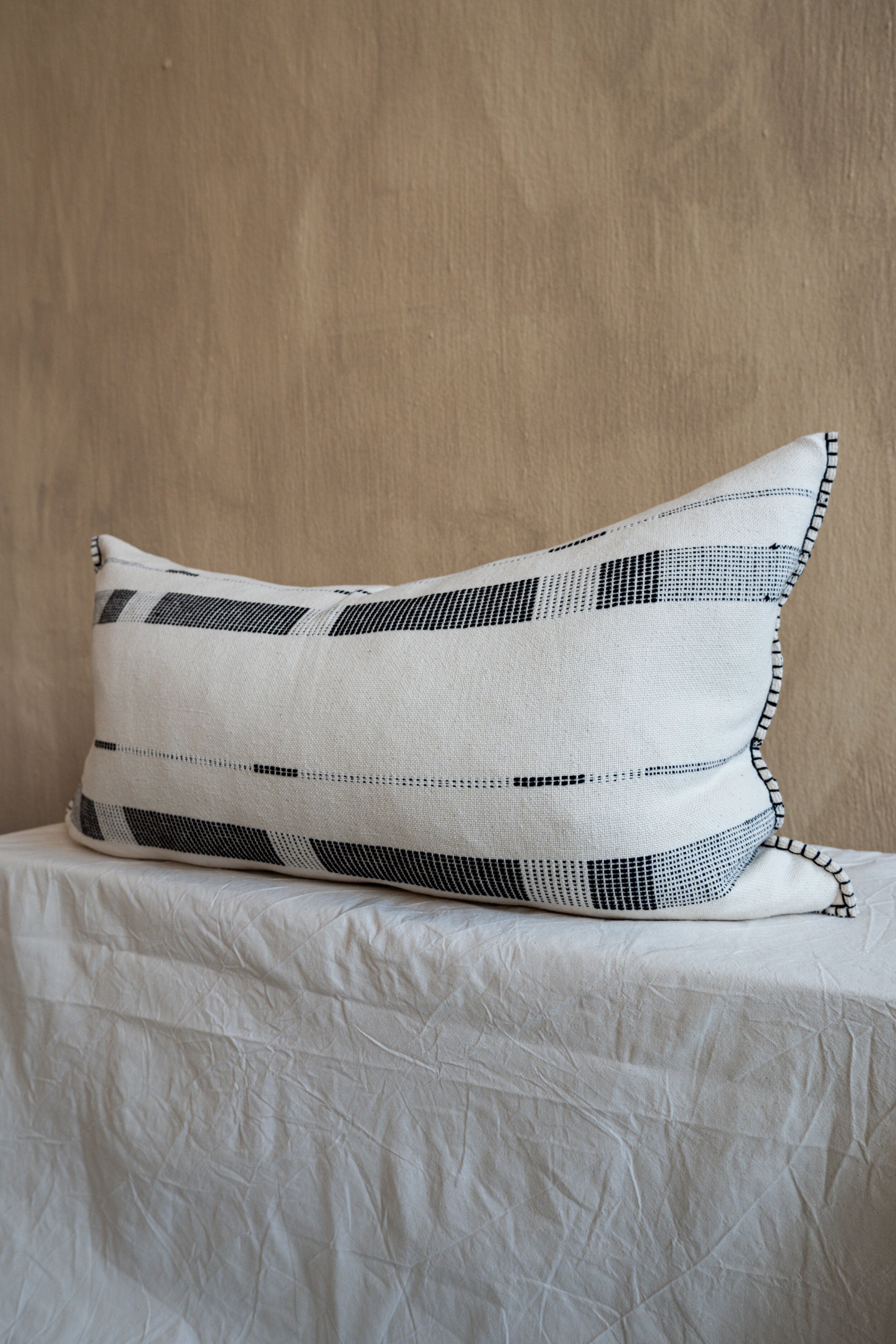 Fulcrum Onyx Oversized Cotton Lumbar Pillow-6